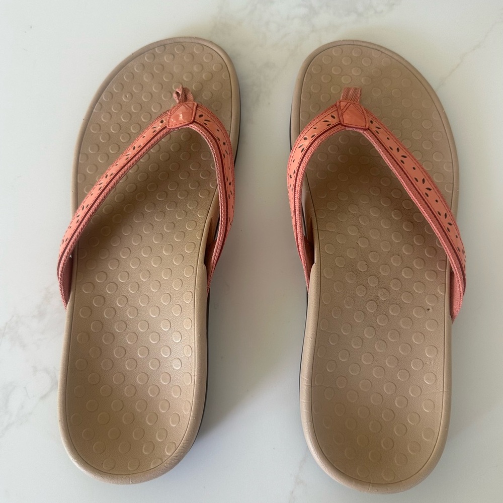 Women's Vionic Cassandra Coral Flip Flops